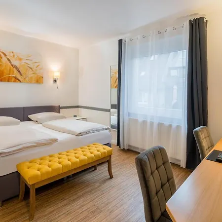 Schaefers Hotel, Self Check-in & Gratis Baeckerfruehstueck フェヒタ