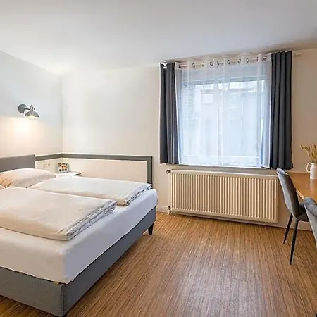 Schaefers Hotel, Innenstadt, Baeckerfruehstueck Inklusive & Smart Check-In Ab 14 Uhr 3*
