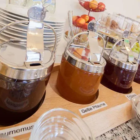 Schaefers Hotel, Self Check-in & Gratis Baeckerfruehstueck