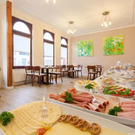 Schaefers Hotel, Self Check-in & Gratis Baeckerfruehstueck 3* フェヒタ