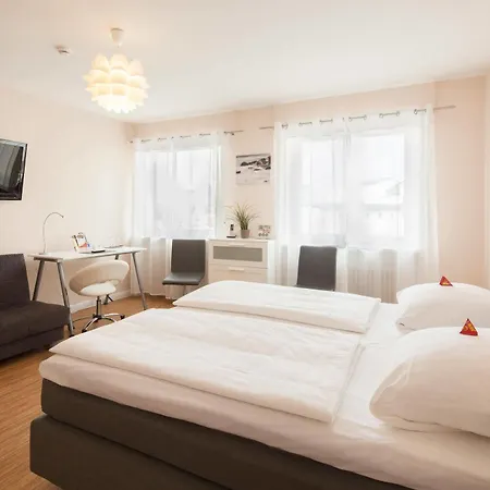 Schaefers Hotel, Self Check-in & Gratis Baeckerfruehstueck フェヒタ