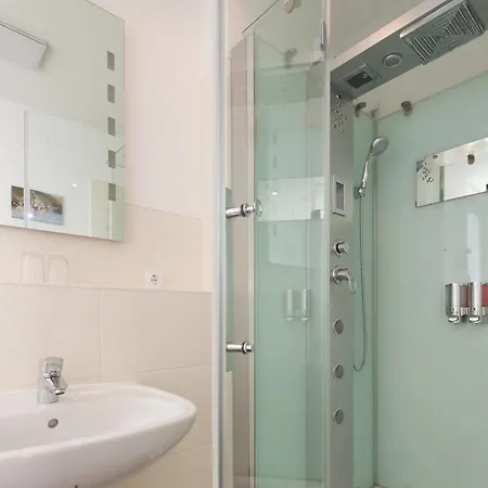 فندق Schaefers Hotel, Self-Check-In, Gratis Baeckerfruehstueck 3*