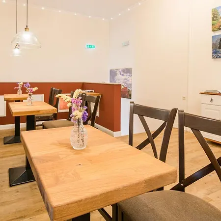 Schaefers Hotel, Self Check-in & Gratis Baeckerfruehstueck